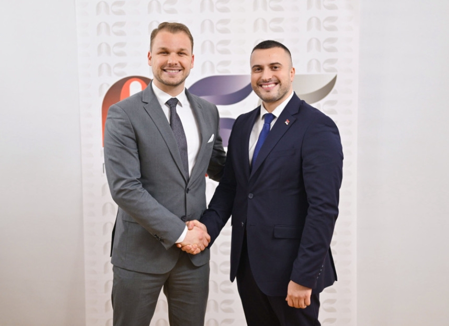 STANIVUKOVIĆ DOVEO NOVO POJAČANJE: Policajac s diplomom Pravnog fakulteta će mu voditi stranku u Rogatici STANIVUKOVIĆ DOVEO NOVO POJAČANJE: Policajac s diplomom Pravnog fakulteta će mu voditi stranku u Rogatici