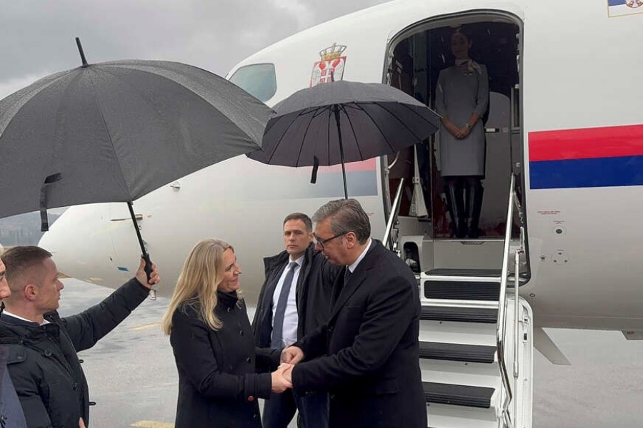 STIGAO JE, ALI U MOSTAR: Vučića na aerodromu dočekala Željka Cvijanović