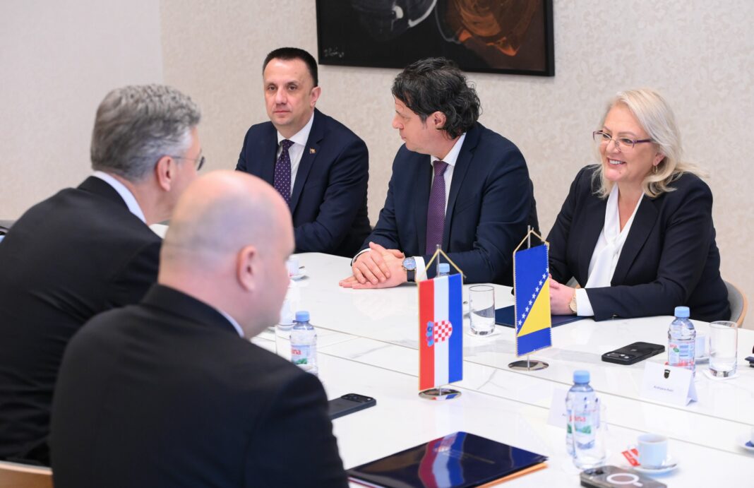 Trojka kao Dodik: Umjesto državne delegacije o međudržavnom projektu Južne interkonekcije sa Plenkovićem pregovaraju entitetski ministri – Istraga .ba