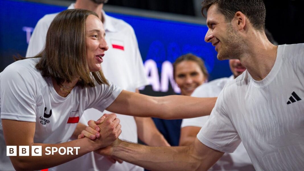 United Cup: Poljska je pobijedila Švicarsku i osvojila turnir za prvu titulu Iga Swiatek and Hubert Hurkacz