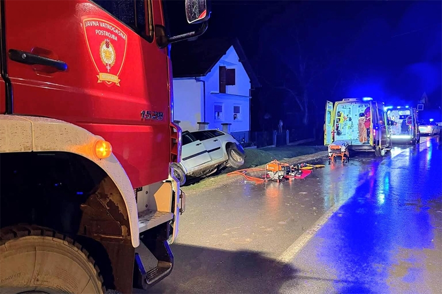 VATROGASCI OBJAVILI FOTOGRAFIJE: Teška nesreća s druge strane bh. granice, ima mrtvih…