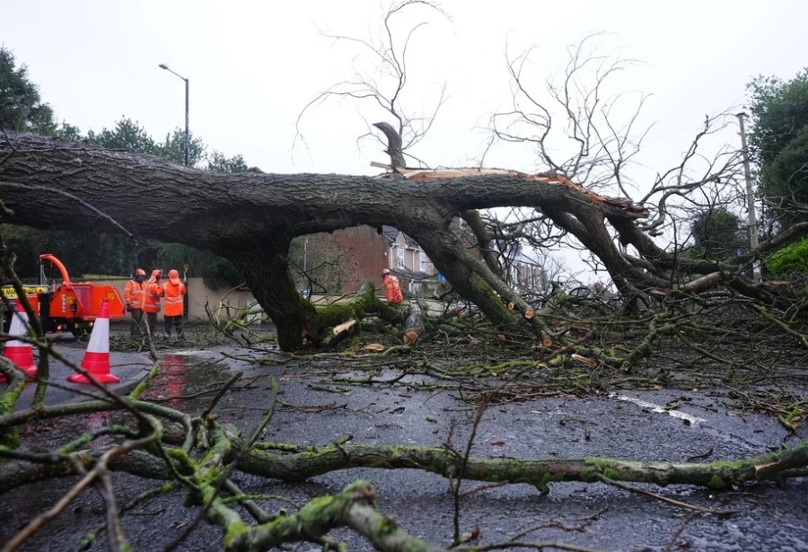 VELIKA BRITANIJA U STRAHU: Snažna oluja zatvorila više stotina škola