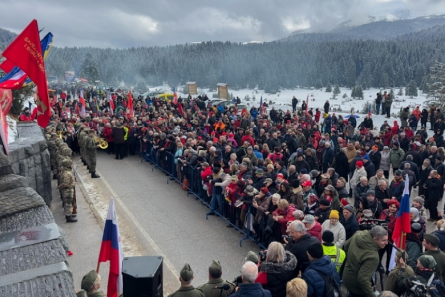 VIJORILE SE ZASTAVE BIVŠE JUGOSLAVIJE: Hiljade antifašista na godišnjici Igmanskog marša (FOTO)