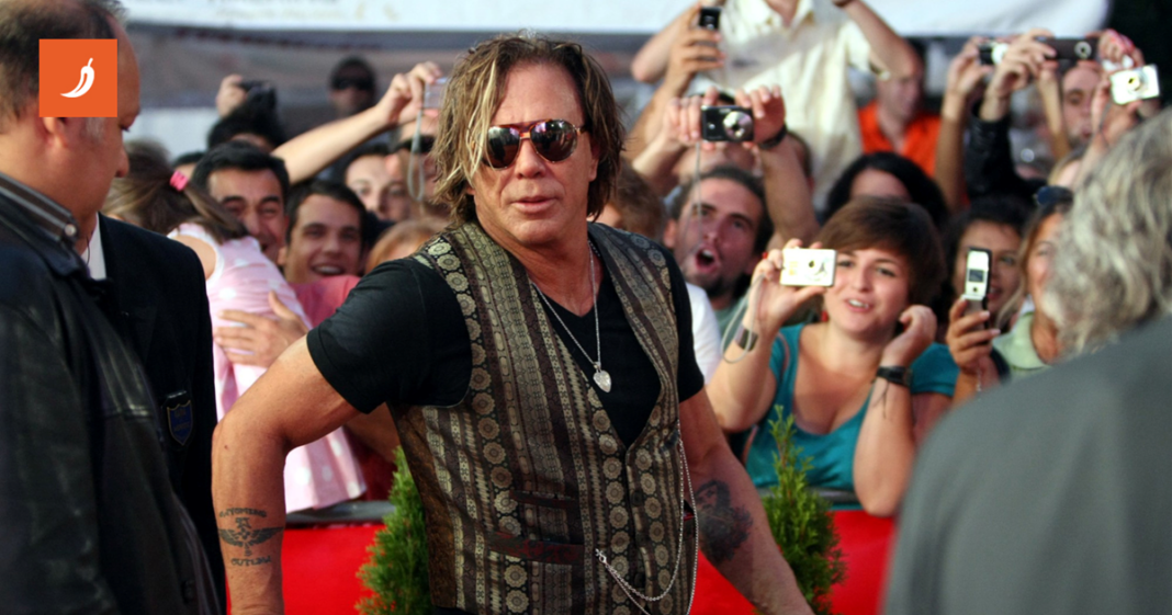 Mickey Rourke bijesan zbog kampanje: “Sramotno je, vratite fanovima novac”