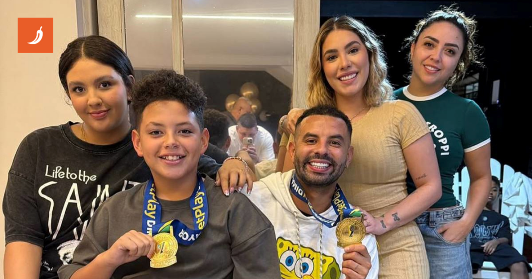 Fotografije nogometaša (33) i njegove kćeri (21) zbunile ljude