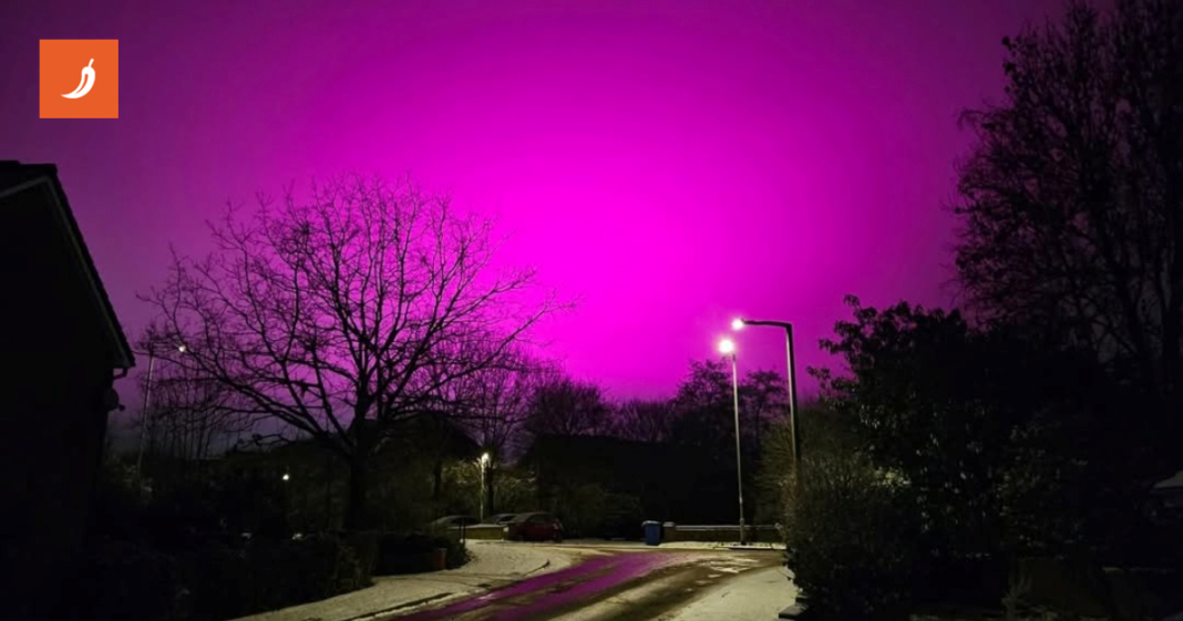 Nebo nad gradom u Engleskoj misteriozno postalo ružičasto, krivac je – nogometni klub Nebo nad gradom u Engleskoj misteriozno postalo ružičasto, krivac je – nogometni klub