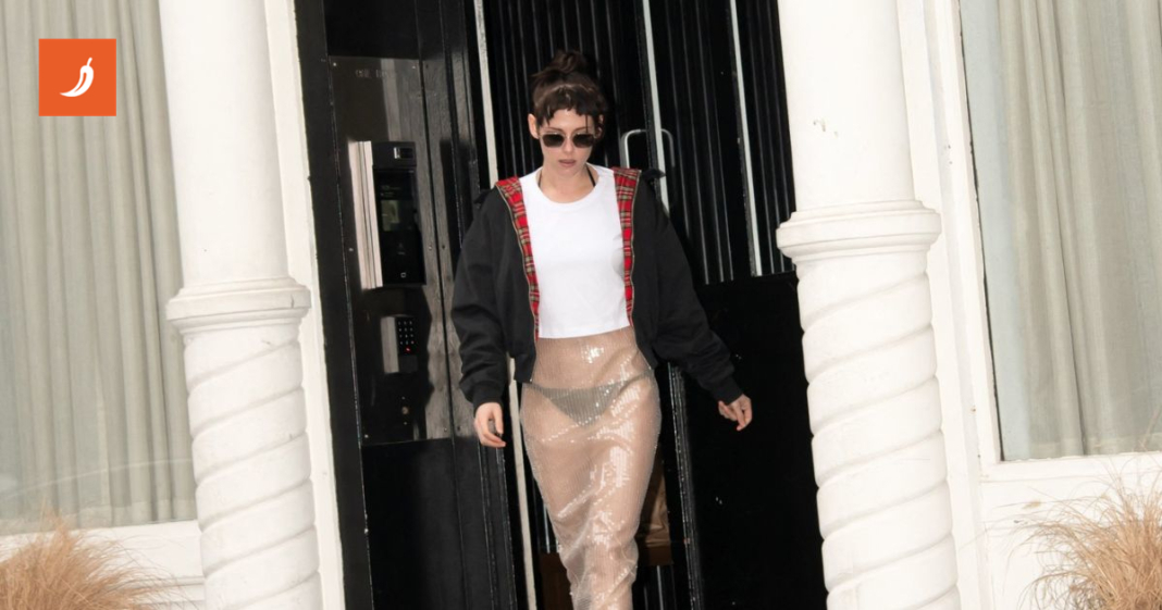 Kristen Stewart pokazala donje rublje u prozirnoj suknji u New Yorku