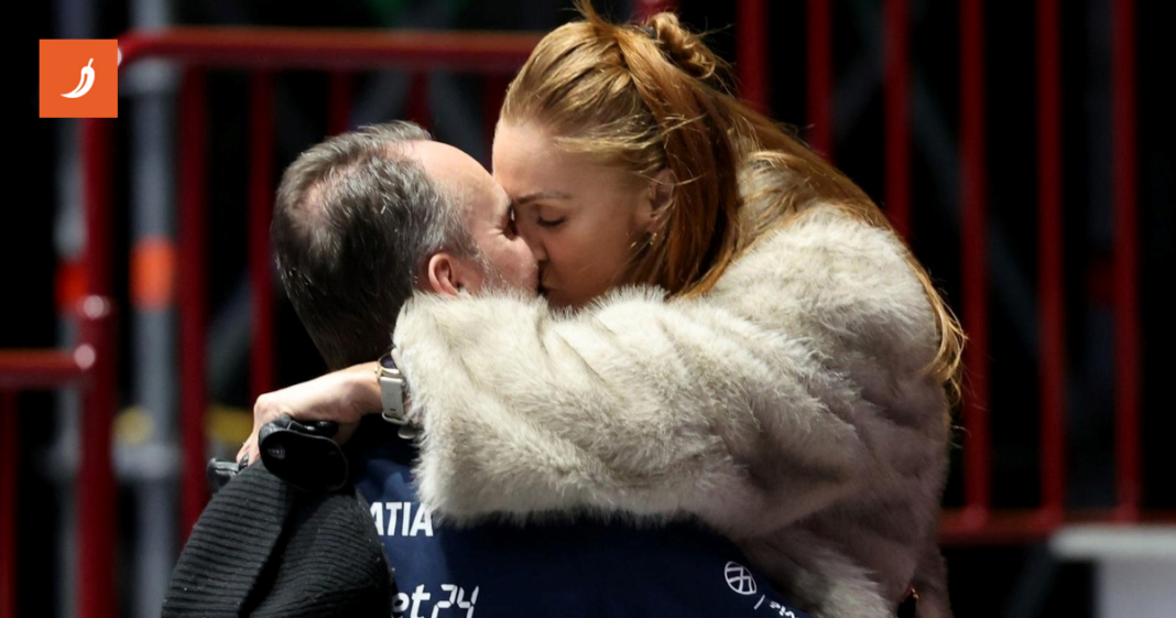 FOTO Dagur Sigurdsson pobjedu proslavio u zagrljaju nove djevojke