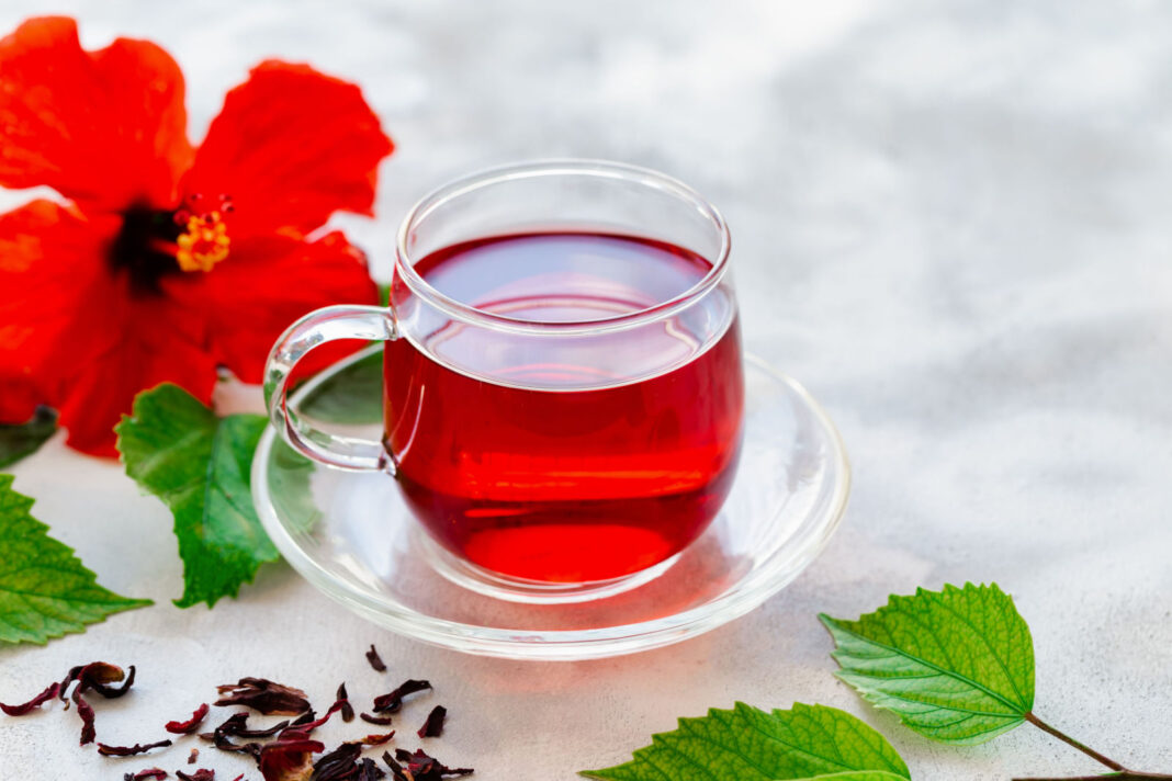 Može li čaj od hibiskusa sniziti pritisak – i kada ga trebamo piti?