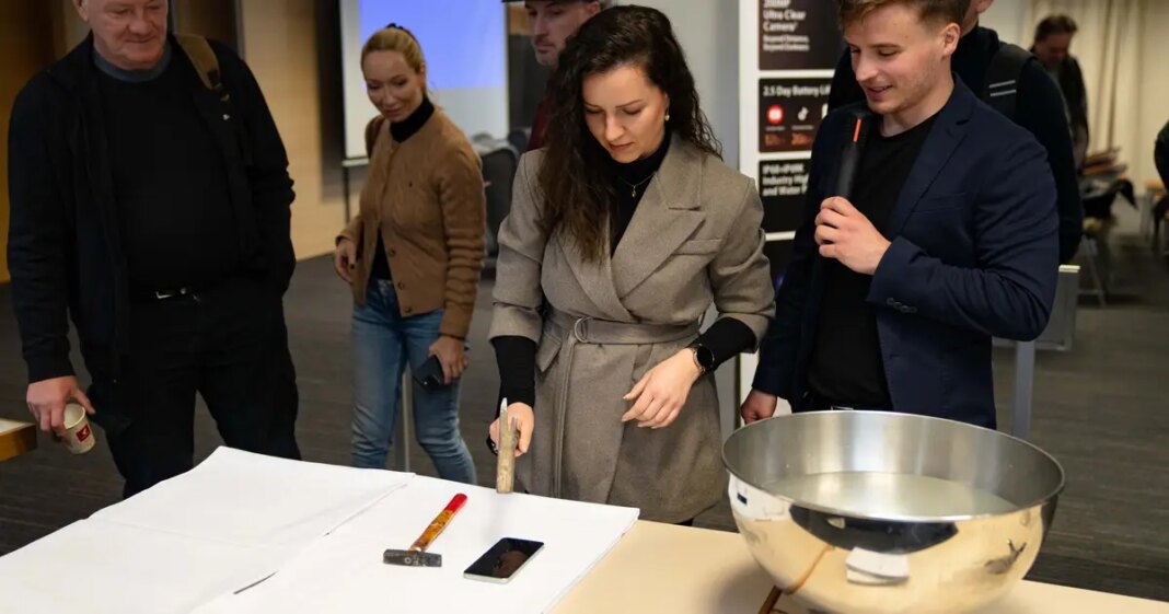 FOTO Bacali ga, udarali i ledili na Kranjskoj Gori: Stigla je nova izdržljiva Honor Magic 8 serija