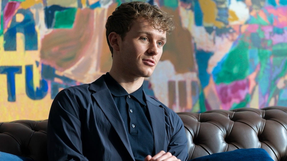 Insajderi iz industrije objašnjavaju zašto Robert Harry Lawteya nije u 4. sezoni Insajderi iz industrije objašnjavaju zašto Robert Harry Lawteya nije u 4. sezoni