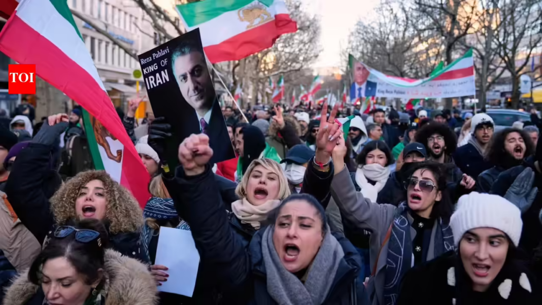 Trump ima tri opcije za napad koje bi pomogle demonstrantima i uništile Iran Trump ima tri opcije za napad koje bi pomogle demonstrantima i uništile Iran