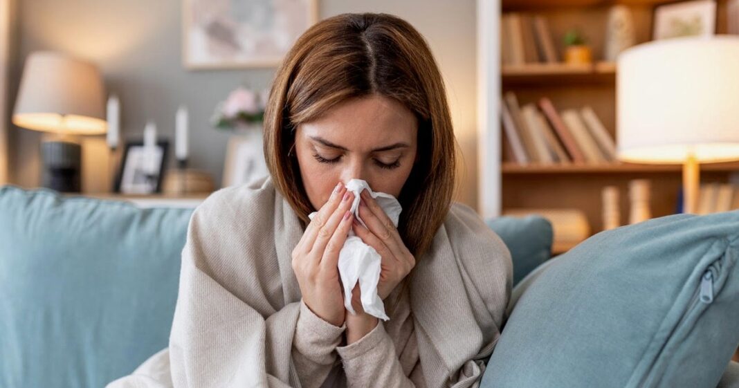 Novi virus brzo obara ljude: Visoka temperatura i iscrpljenost danima Novi virus brzo obara ljude: Visoka temperatura i iscrpljenost danima