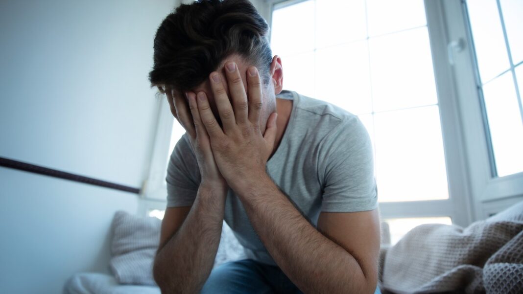 Tuga nije slabost: Zašto muškarci ne govore o depresiji? Tuga nije slabost: Zašto muškarci ne govore o depresiji?