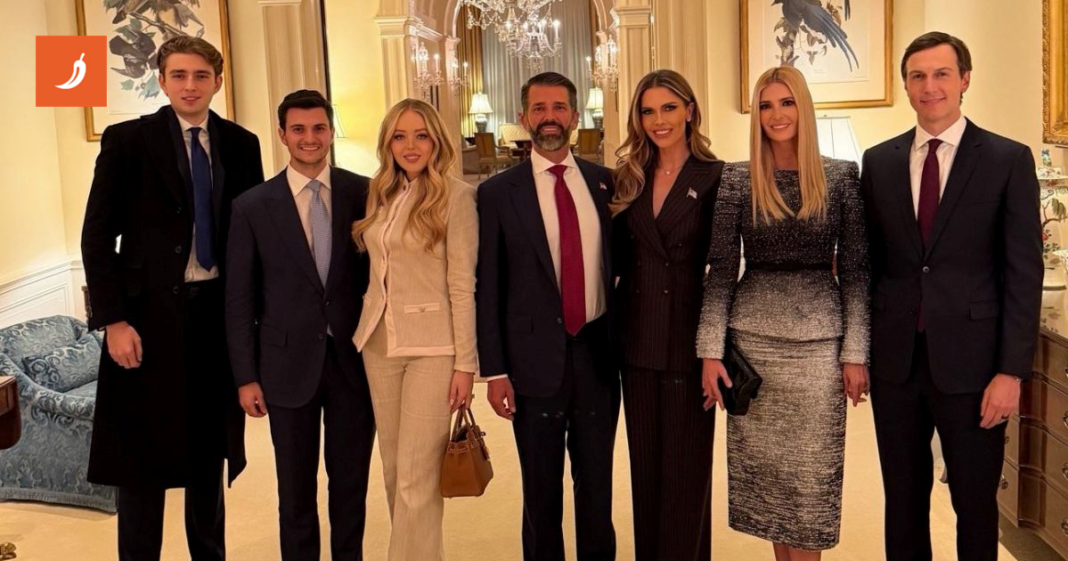 Fotka obitelji Trump postala viralna zbog Barronove visine: “Čime ga hranite?” Fotka obitelji Trump postala viralna zbog Barronove visine: “Čime ga hranite?”