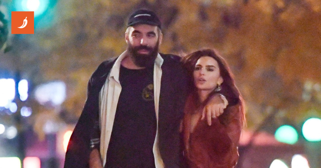 Emily Ratajkowski objavila vezu s Romainom Gavrasom na Instagramu