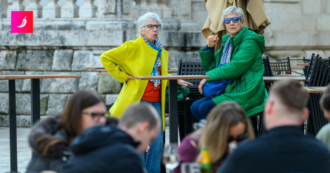 FOTO Stradun izgleda kao da je proljeće već stiglo. Dame pokazale odvažne kombinacije