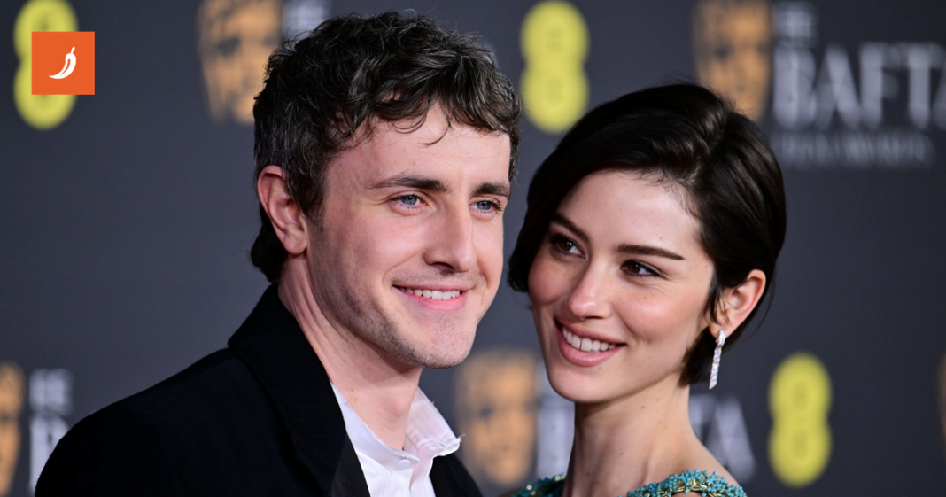 Gracie Abrams i Paul Mescal zagrljeni i zaljubljeni na dodjeli nagrada BAFTA Gracie Abrams i Paul Mescal zagrljeni i zaljubljeni na dodjeli nagrada BAFTA