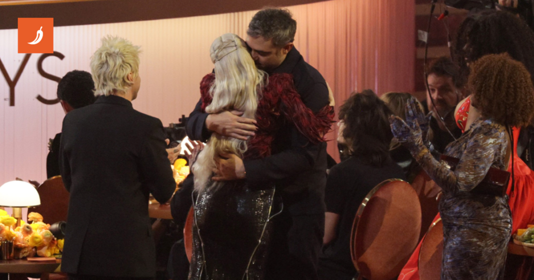 Lady Gaga osvojila Grammy i zahvalila zaručniku: “Cijelu godinu si radio sa mnom”