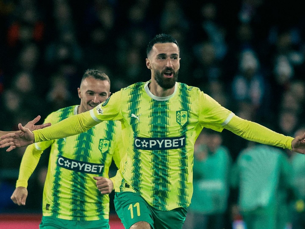 AEK Larnaca slavila protiv APOEL-a