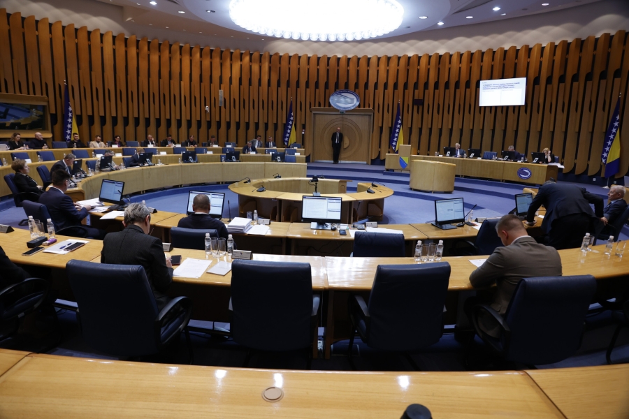 BURNO U DOMU NARODA PSBiH: Sjednica nije ni počela a već je prekinuta – ‘Ovim je pokazano ko sve blokira’ (FOTO)