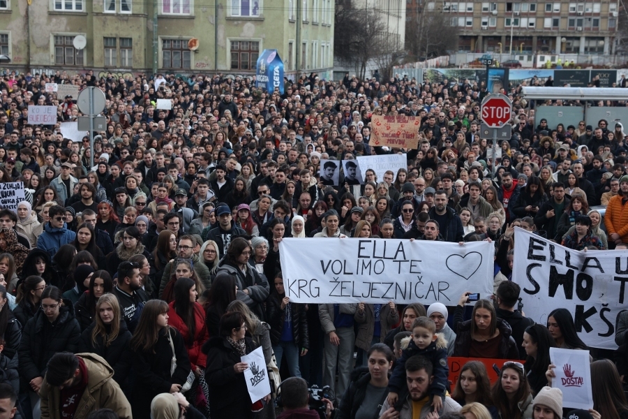 BURNO U SARAJEVU: Novo okupljanje građana povodom tragične tramvajske nesreće, objavljeni zahtjevi…