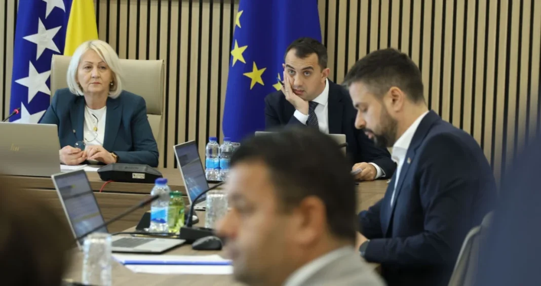 Dug dan je pred državnim predstavnicima: Vijeće ministara BiH danas otvara niz ključnih pitanja