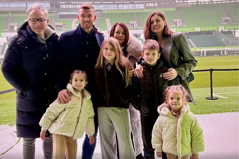 FOTO/ Džeko odmor iskoristio da posjeti Wolfsburg, klub mu priredio iznenađenje