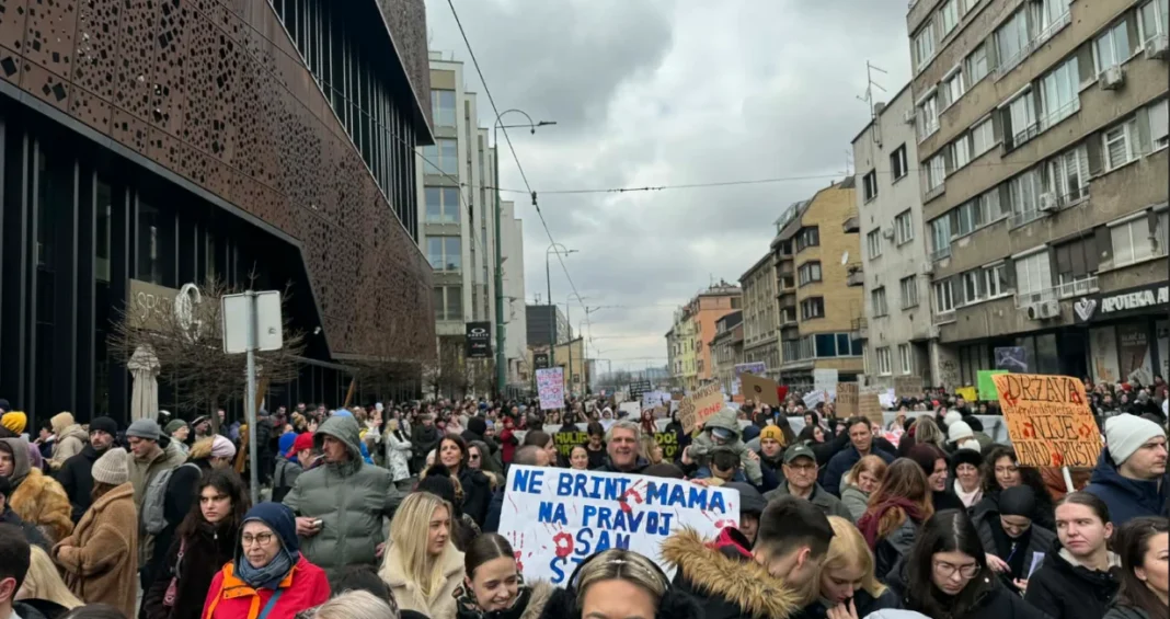 (FOTO) “Sad je dosta, država je naša”
