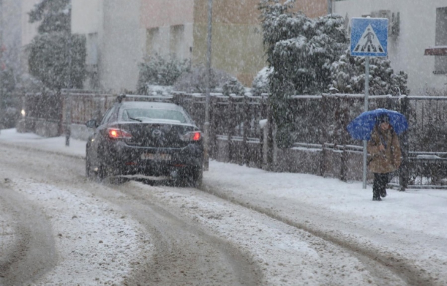 GRAĐANI SE MOLE ZA STRPLJENJE: Haos na sjeveru Hrvatske, snijeg sve paralizirao (FOTO)