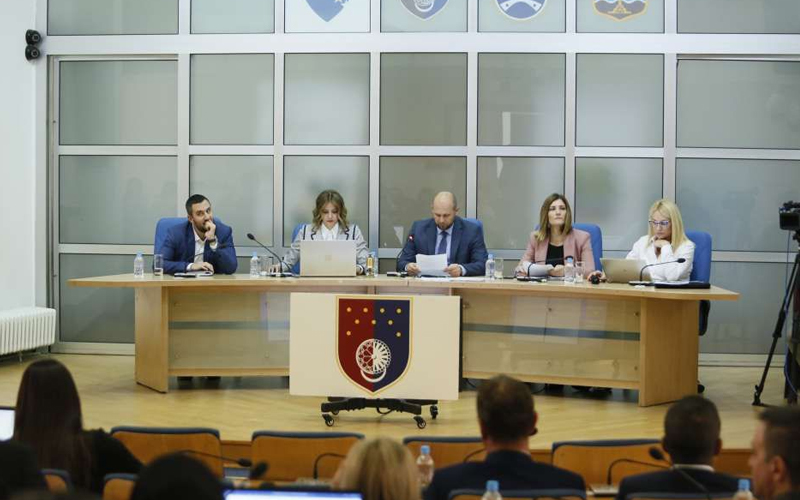 Klubovi SDA, SBiH, DF u SKS: Trojka priprema prevaru građana i planira nastavi raditi u tehničkom mandatu