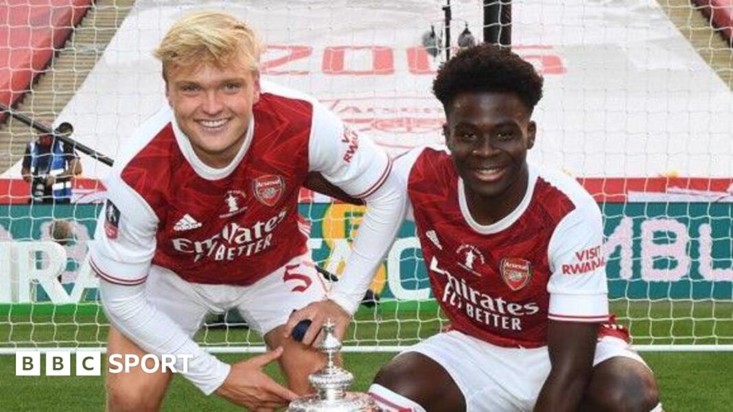 Medalja osvajača FA kupa, Odegaardova narukvica i Pictionary sa Artetom