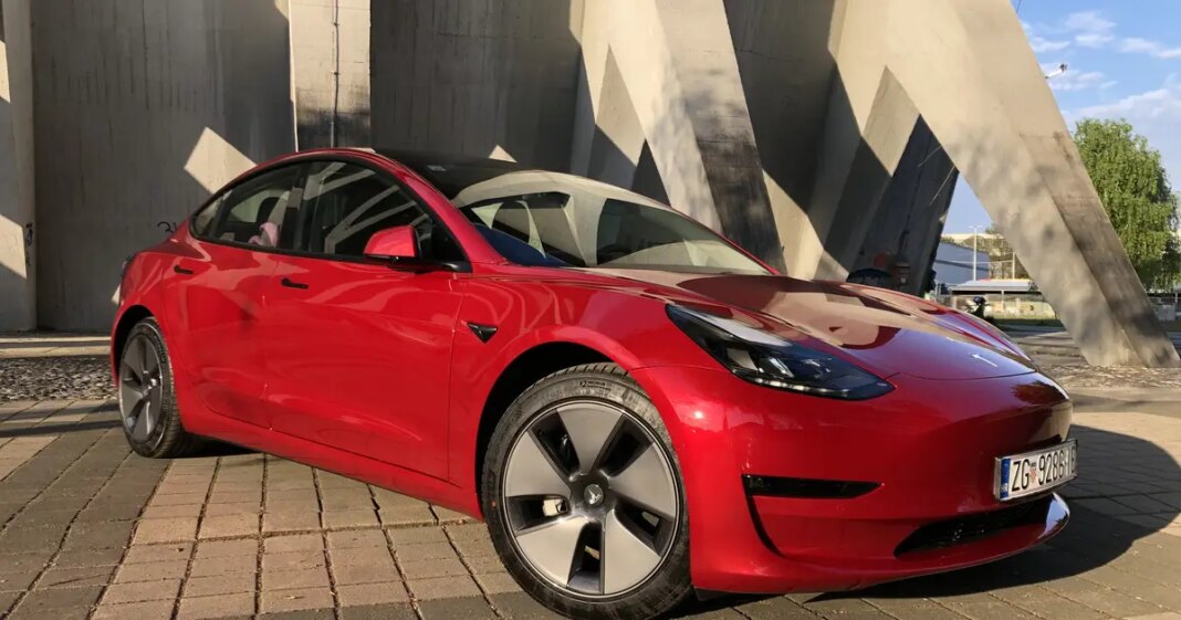 Može li vam Tesla spasiti život? Ostavio auto na -37 i mjerio koliko dugo može grijati kabinu