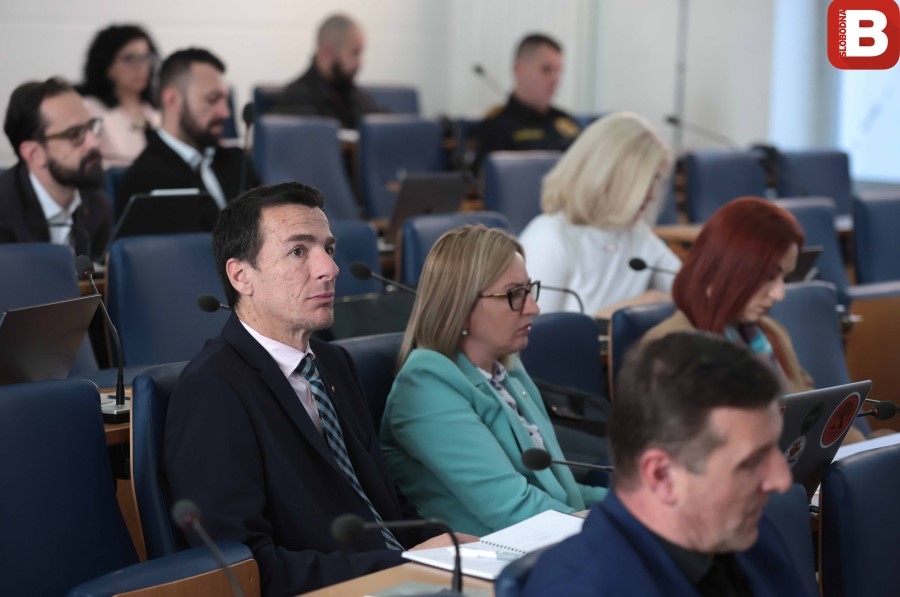 NIKŠIĆ PORUČIO VLADI KS DA PODNESE OSTAVKU: Odgovorio mu zastupnik SDP-a – ‘DAJ BA NE S*RI!’