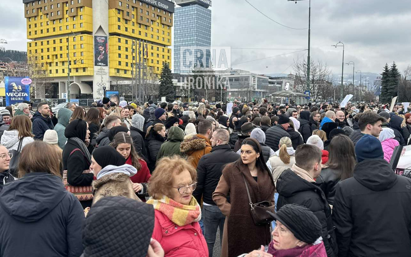 Počeli veliki protesti u Sarajevu. Organizatori ponovo napomenuli da su ovo mirni protesti