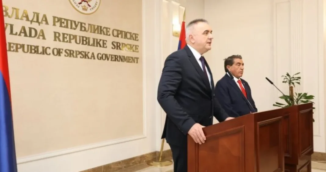 Preko obavještajca Mosada do otcjepljenja: Milionskim ugovorima do udara na ustavni poredak