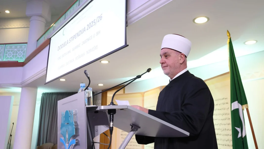 Reisu-l-ulema upozorio: BiH se nalazi u teškom stanju, ovako više neće ići!