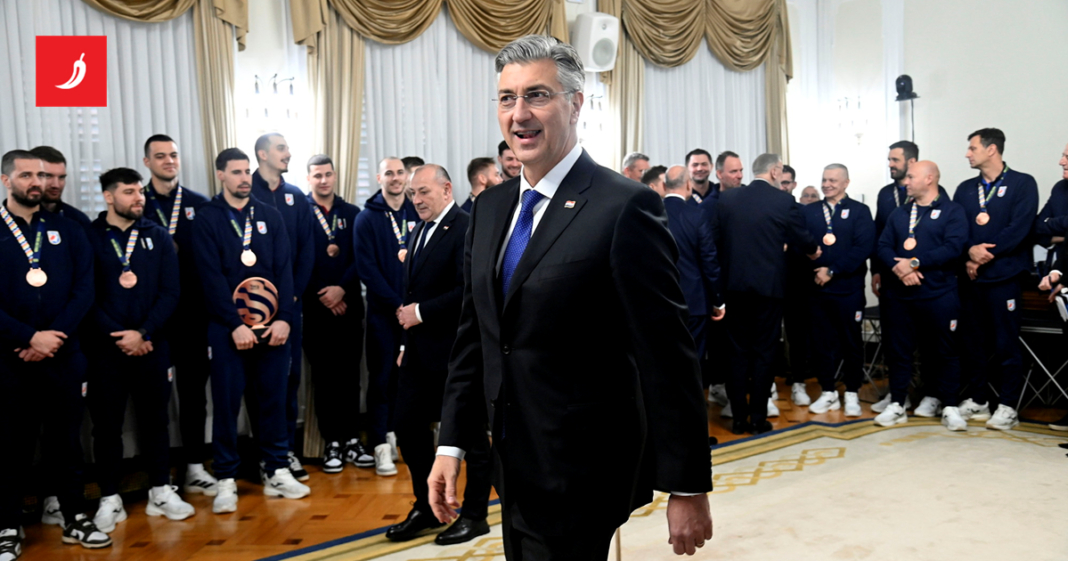 Rukometaši došli kod Plenkovića. Policija ušla u Možemo, Tomašević primio prijetnje