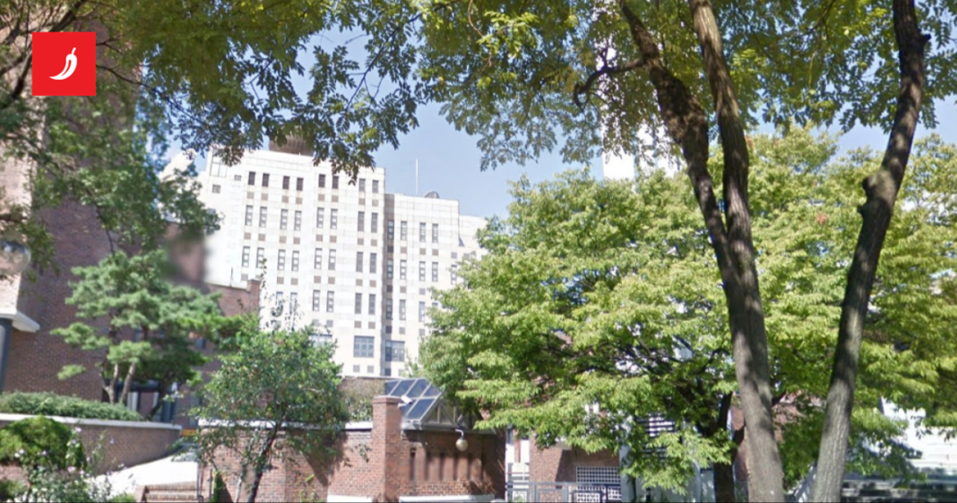 Rusko veleposlanstvo u Seulu izvjesilo ratni transparent, odbija ga ukloniti