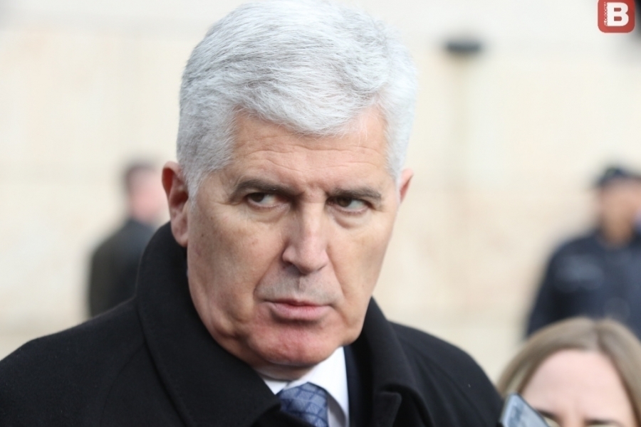 SRBI ZGROŽENI PONAŠANJEM DRAGANA ČOVIĆA: ‘On se hvali prijateljstvom sa ljubiteljom ustaša koje su ubile stotine hiljada Srba!’