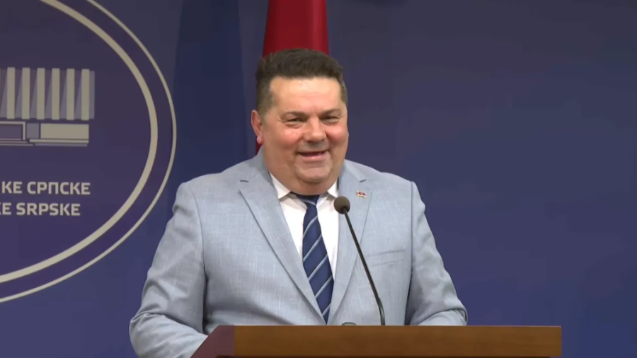 STEVANDIĆ U POTPUNOM DELIRIJU NAKON ZAKLETVE KARANA: ‘Sažaljevam Schmidta i schmidtiće, volim orlove i orliće’