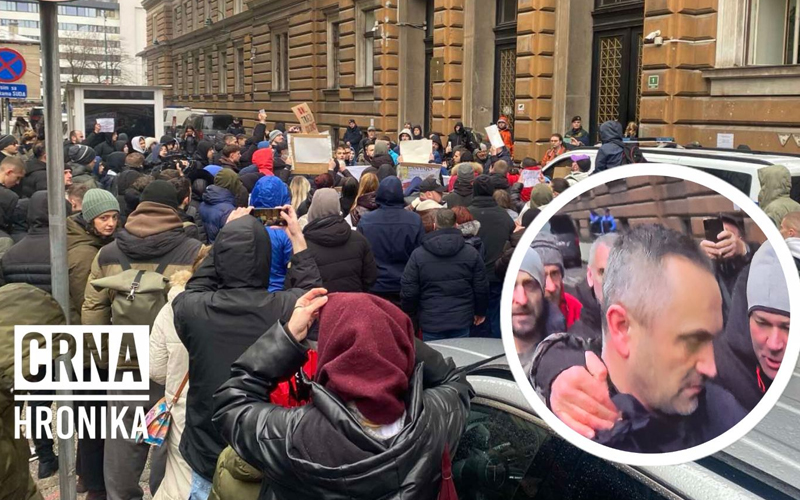 Sarajlije i kolege dočekale vozača tramvaja Adnana Kasapovića nakon što je pušten da se brani sa slobode