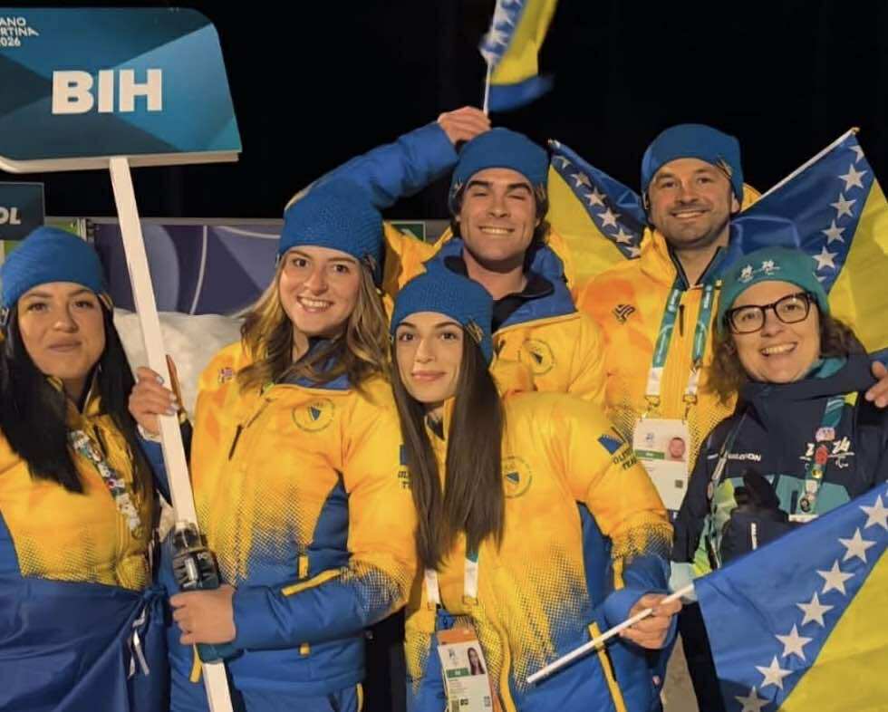 Spektakularnom ceremonijom otvorene Zimske olimpijske igre, Muzaferija i Šljivić nosili zastavu BiH