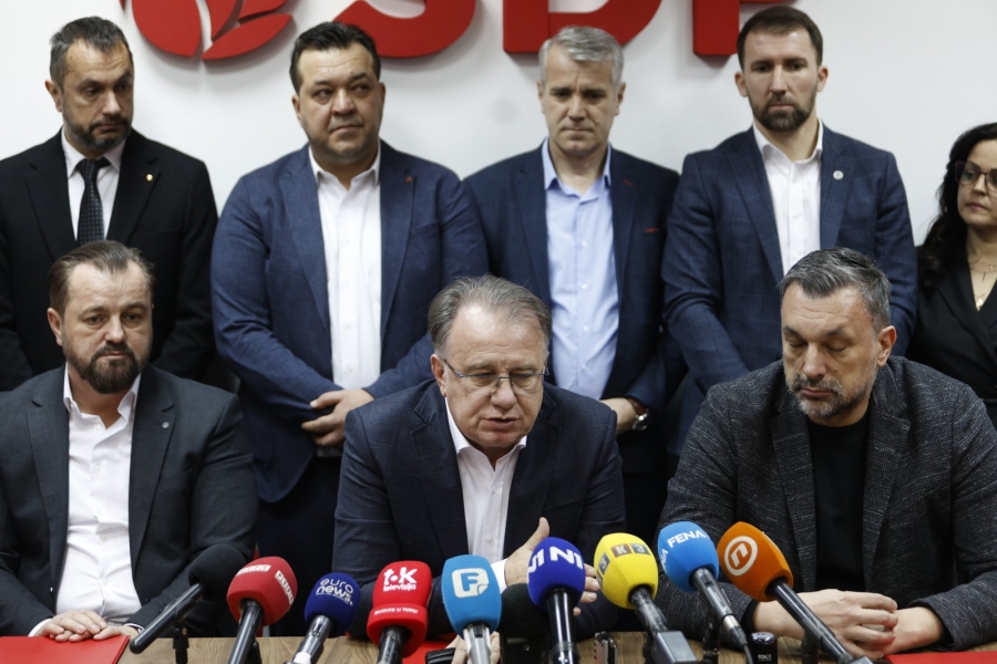 TROJKA DOBRO „OTVORILA UTAKMICU“: Konačno su pokazali PESNICU Dodiku i Izetbegoviću