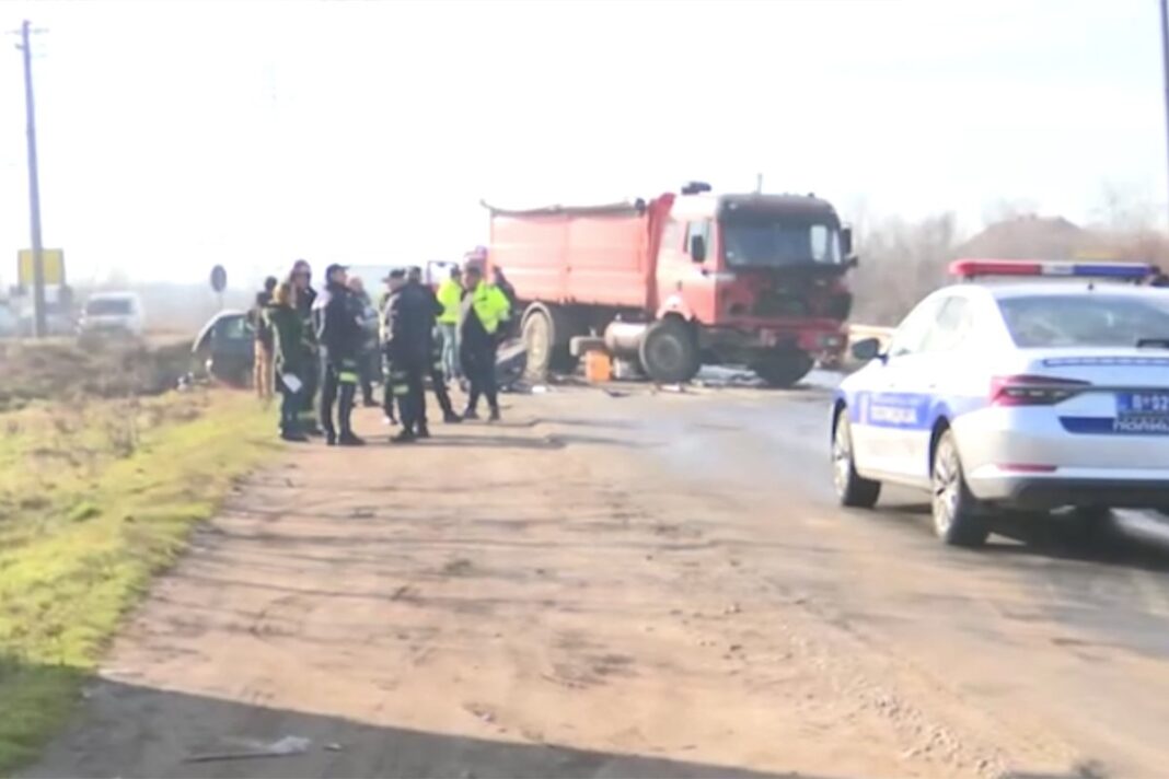 Tragedija u Srbiji: Dvoje mrtvih, hitna odvezla ženu i dijete