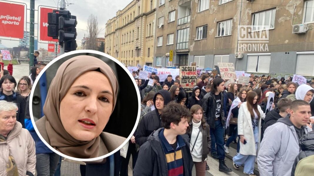 Upozorenje školama u KS: Ministarstvo traži da učenici ne učestvuju u protestima