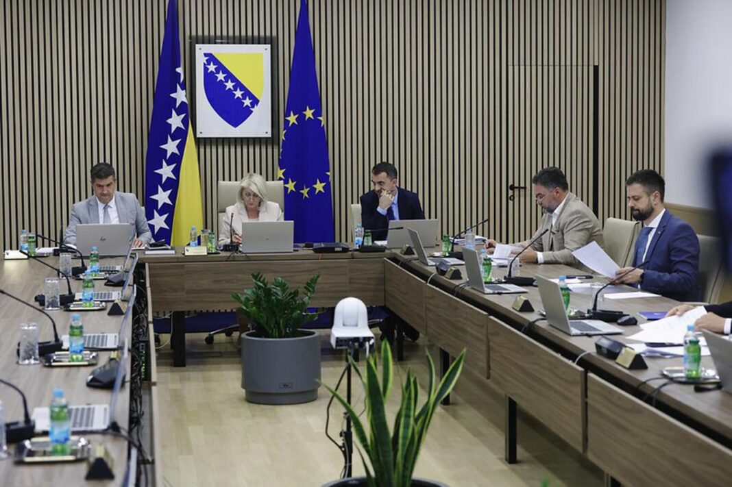 Vijeće ministara donijelo odluku o zamrzavanju ekonomskih resursa i novca 11 državljana BiH