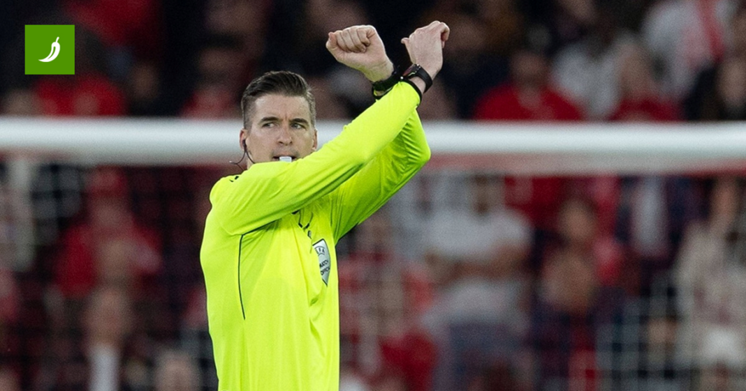 Vinicius je dotrčao do suca, a on rukama napravio znak “X”. Evo što on znači