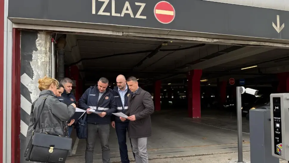 Zabranili naplatu parkinga u “Mercatoru” – Crna hronika