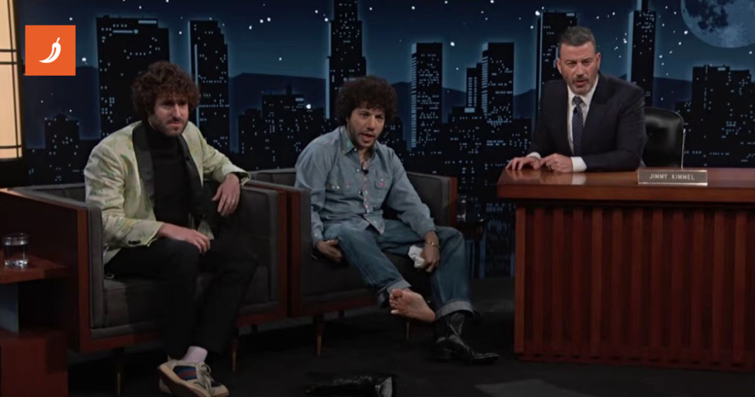 Benny Blanco pokazao čista stopala kod Jimmyja Kimmela